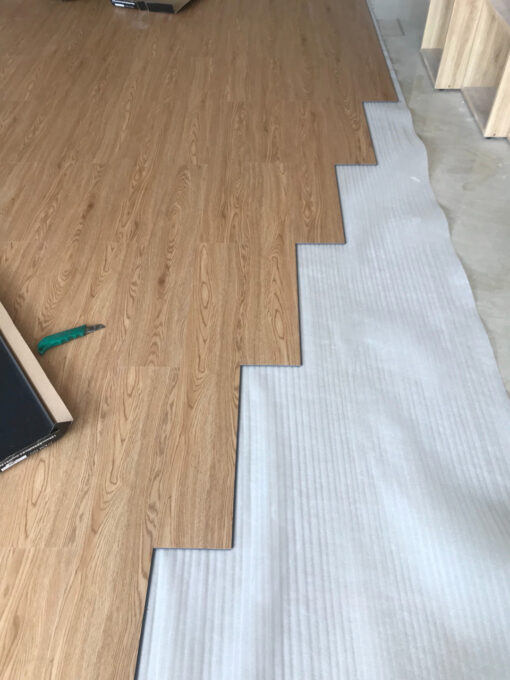Công trình thi công sàn nhựa Deluxe Tile DW1008C hèm khóa
